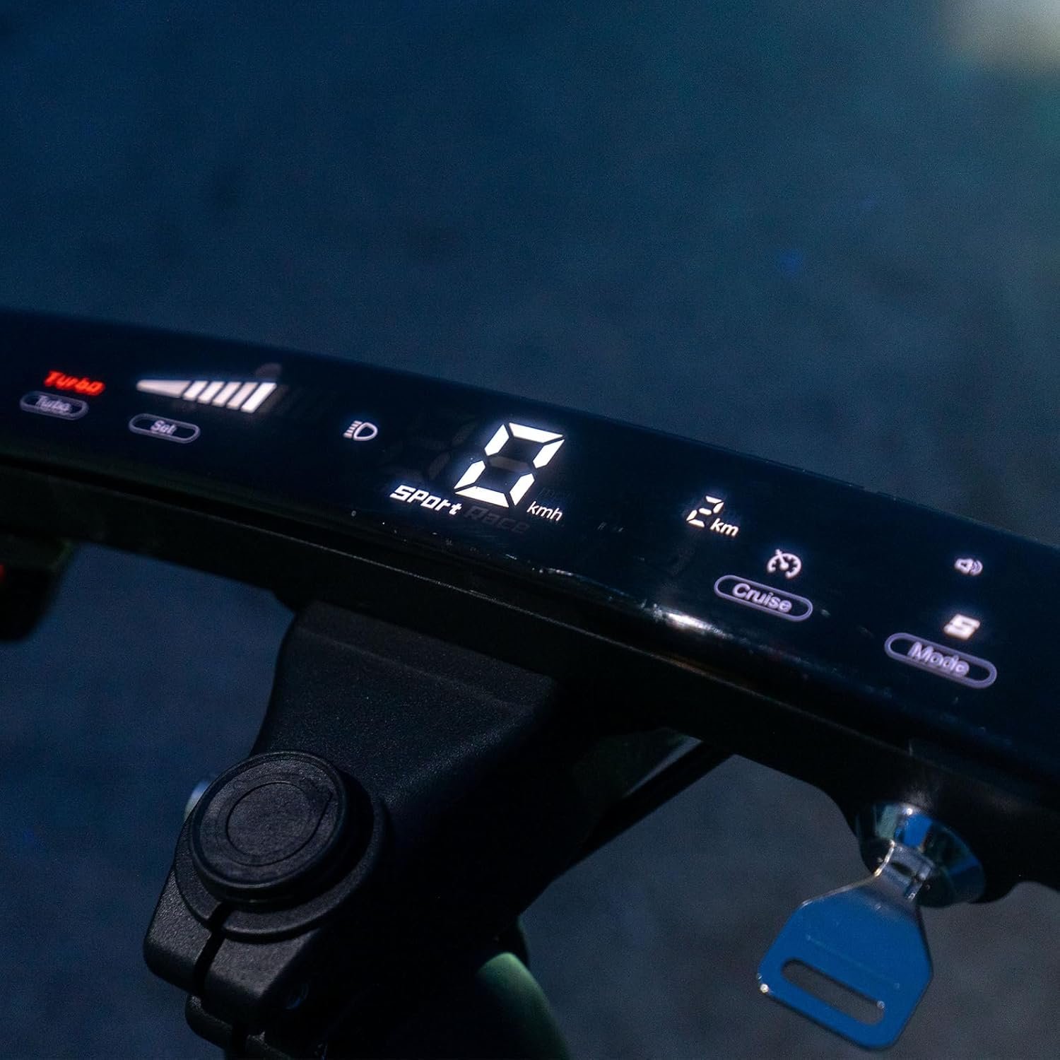 KuKirin G2 Ultra Electric Scooter for Adults, Long Range Foldable E Scooter, 48V 18Ah Battery, Up to 55km Range, Dual Motor Control, 10-Inch Tubeless Tyres, Dual Suspension, Touch Display, IPX4 - Image 3