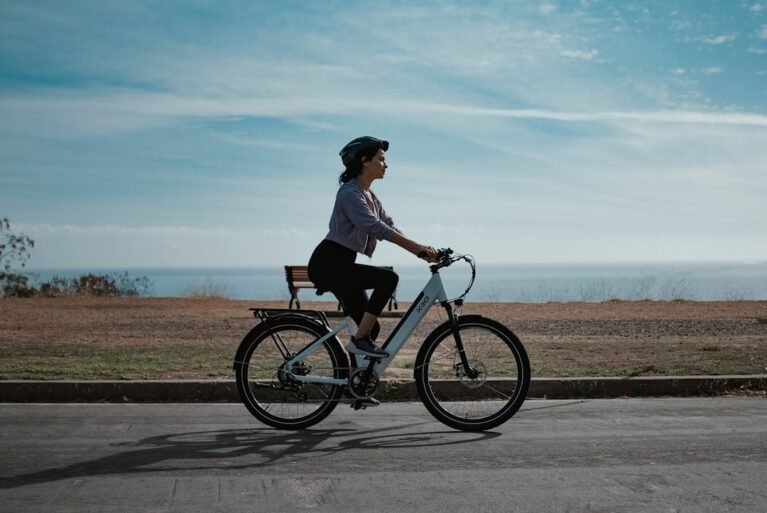 Electric Bike vs Regular Bike: Which One Is Better for Your Lifestyle?